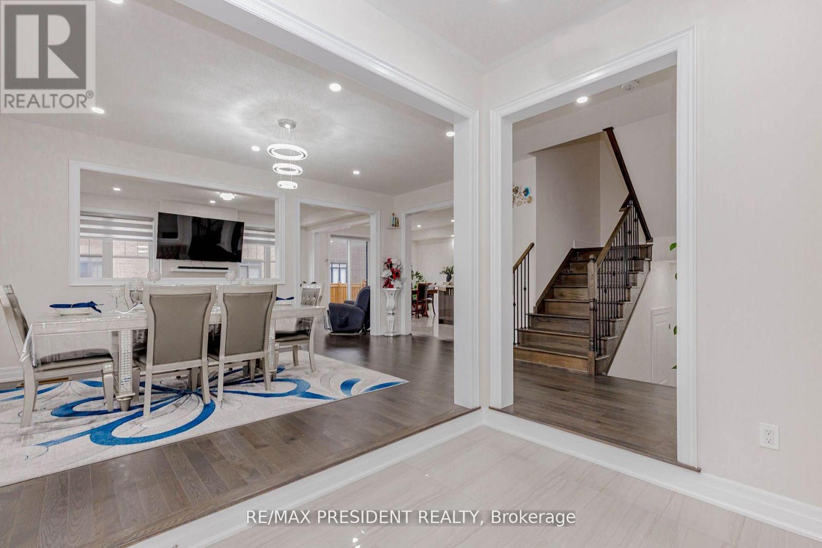 2 Vincena Road, Caledon, Ontario  L7C 4M5 - Photo 8 - W12905040