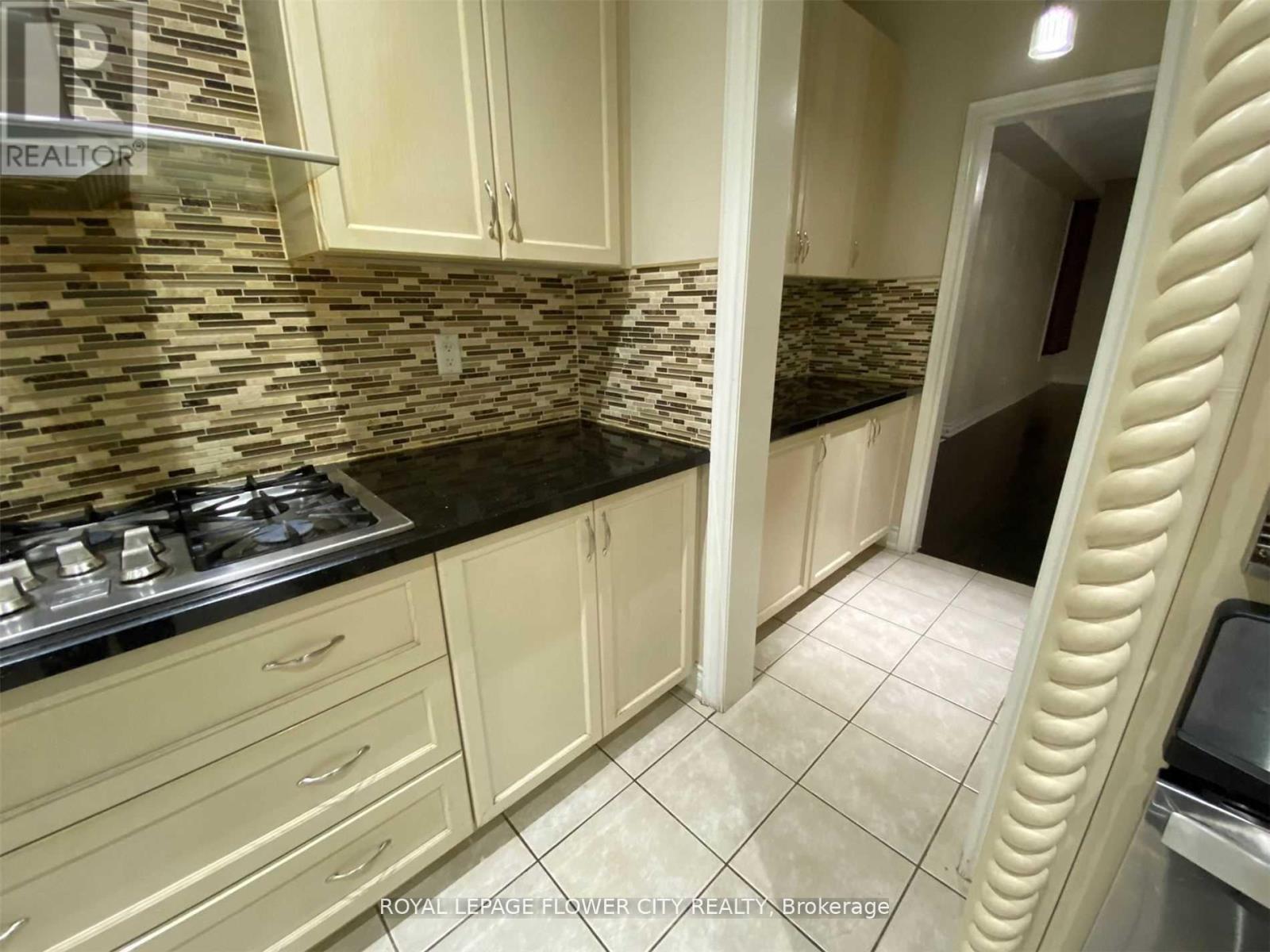 38 Black Diamond Crescent, Brampton, Ontario  L6X 1A2 - Photo 12 - W12905042