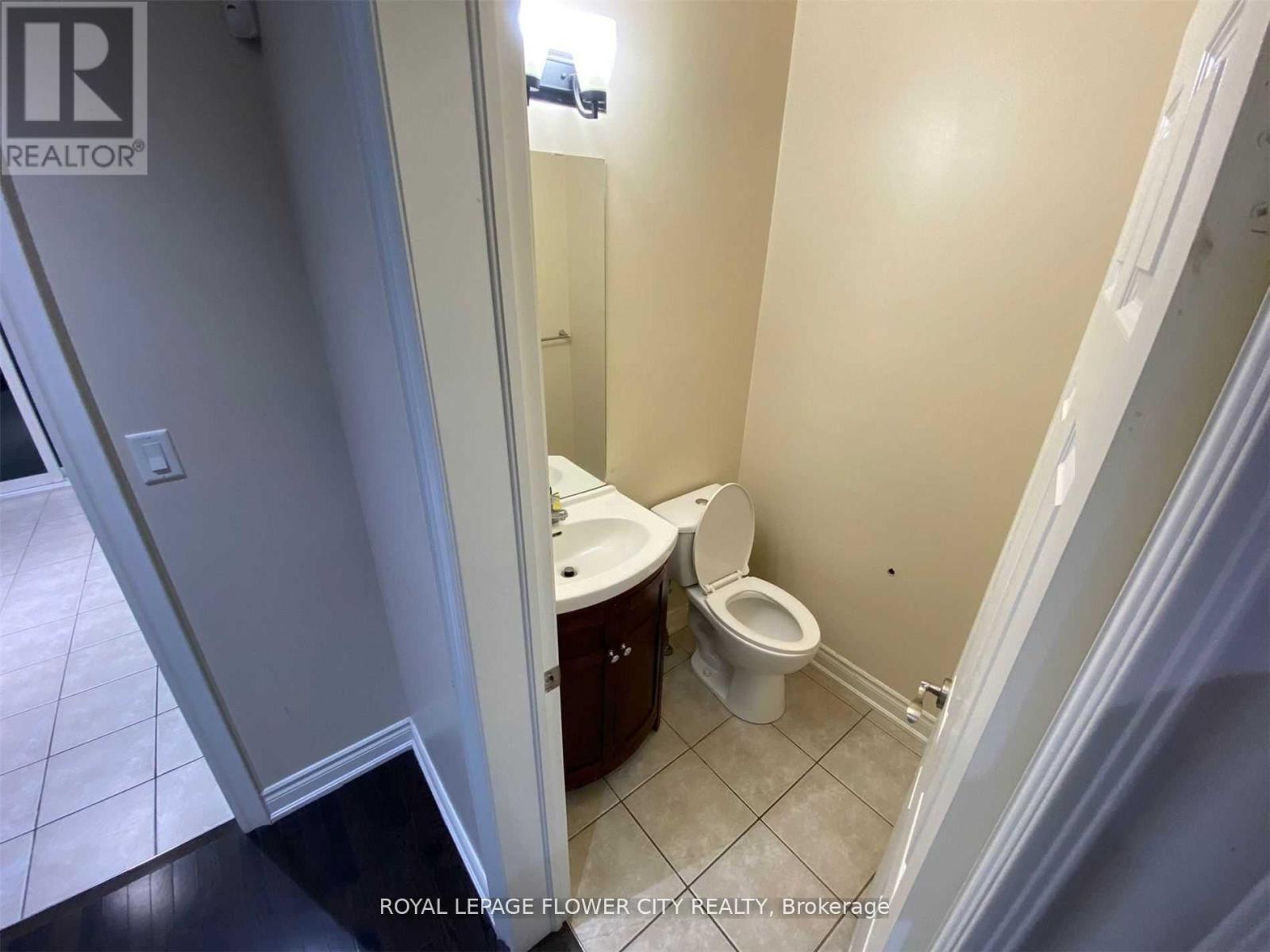 38 Black Diamond Crescent, Brampton, Ontario  L6X 1A2 - Photo 9 - W12905042