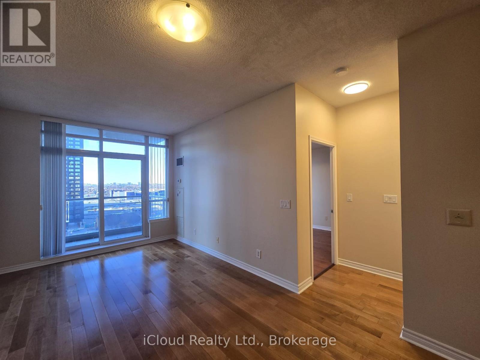 1107 - 388 Prince Of Wales Drive, Mississauga (City Centre), Ontario  L5B 0A1 - Photo 7 - W12905048