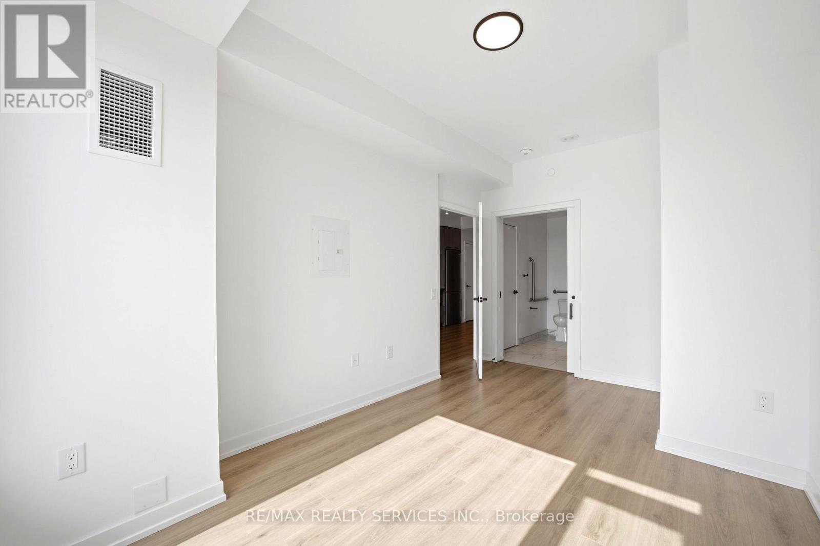 208 - 10 Lagerfeld Drive, Brampton, Ontario  L7A 5L3 - Photo 16 - W12905052