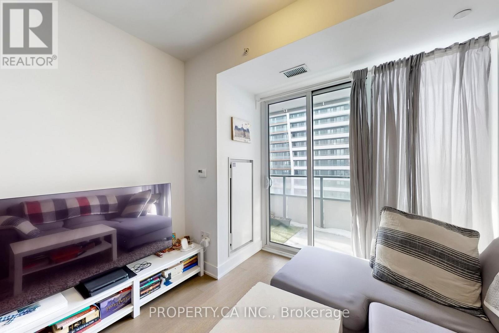 1703 - 20 Shore Breeze Drive, Toronto (Mimico), Ontario  M8V 0C7 - Photo 10 - W12905062