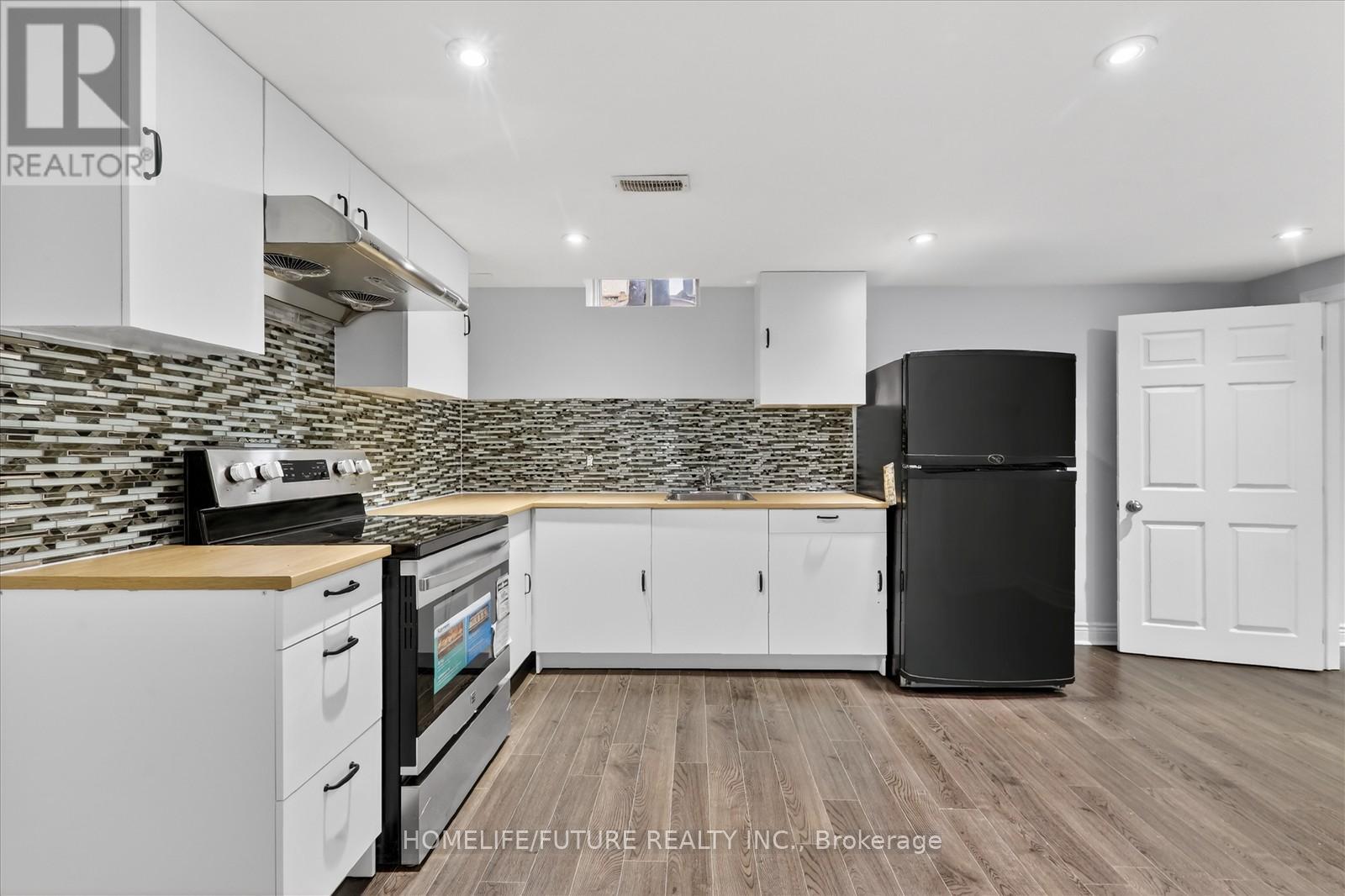 24 Wild Indigo Crescent, Brampton, Ontario  L6R 2J9 - Photo 10 - W12905078