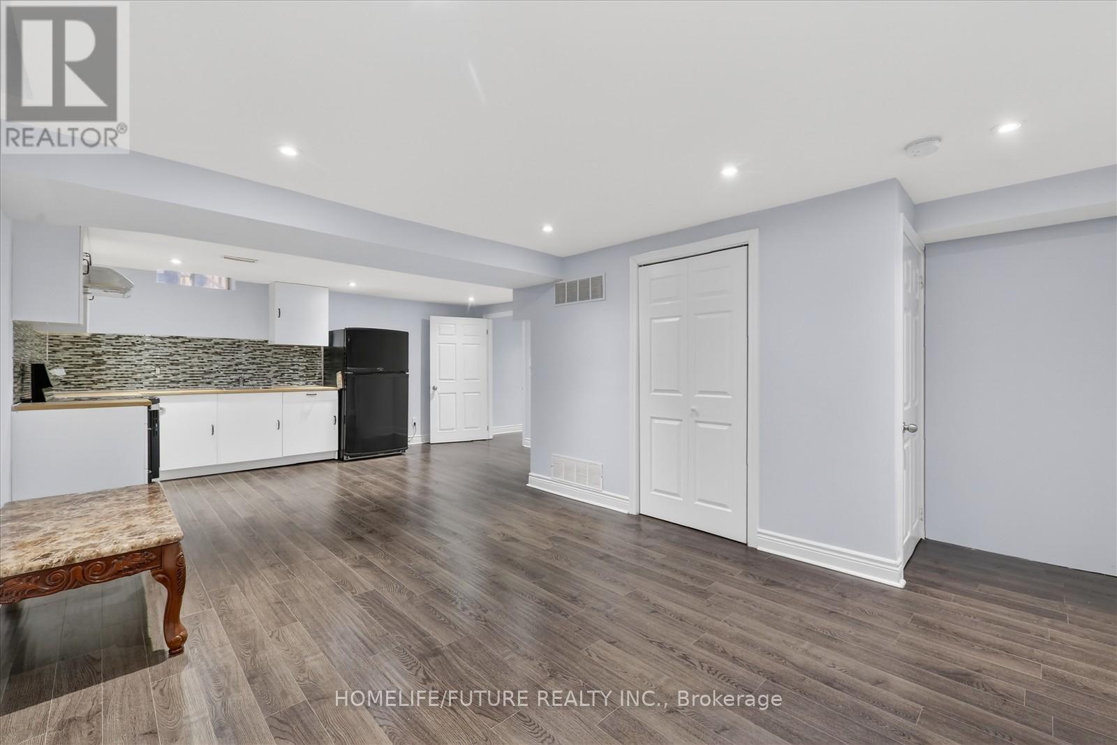 24 Wild Indigo Crescent, Brampton, Ontario  L6R 2J9 - Photo 6 - W12905078