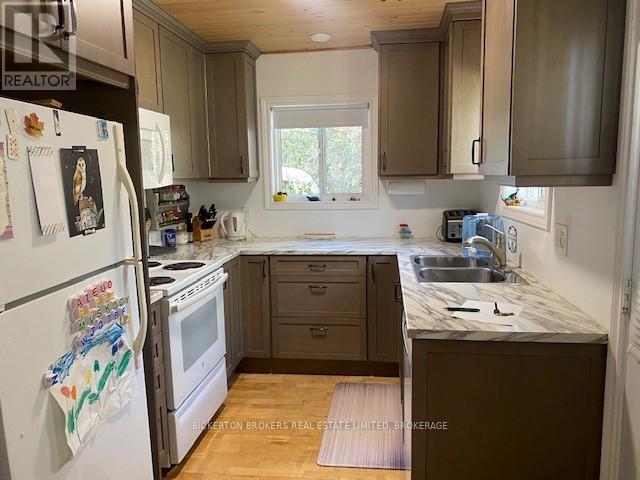 272 Cedar Sands Road S, Rideau Lakes, Ontario  K0E 1N0 - Photo 15 - X12904022