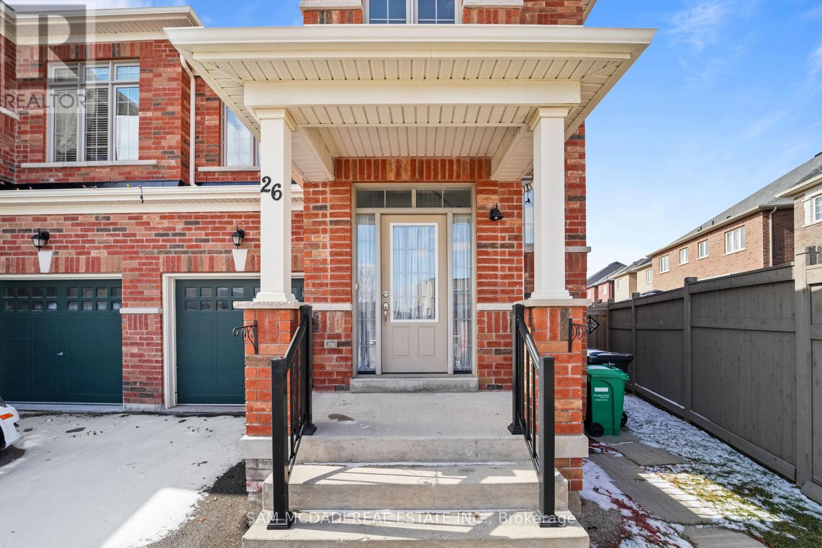 26 Montpelier Street, Brampton (Brampton West), Ontario  L6Y 6A6 - Photo 2 - W12867276