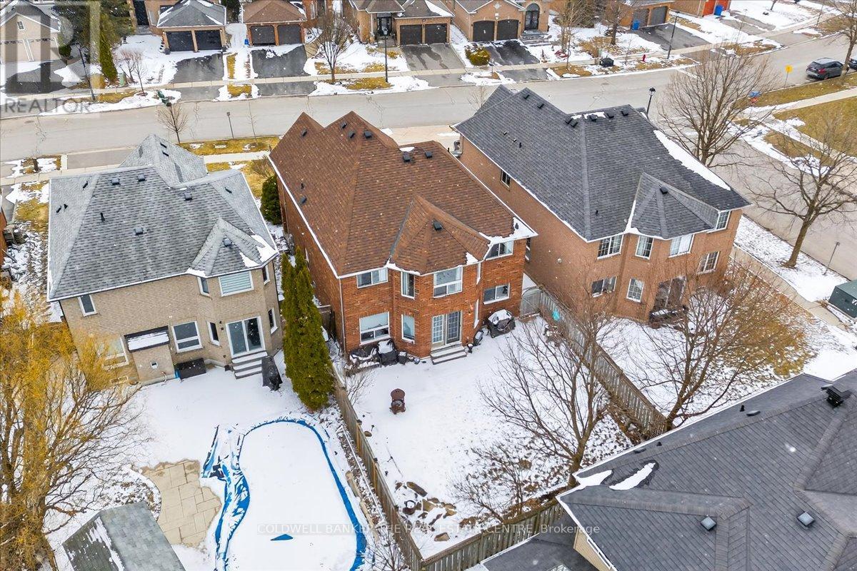 405 Silken Laumann Drive, Newmarket, Ontario  L3X 2J1 - Photo 33 - N12903104