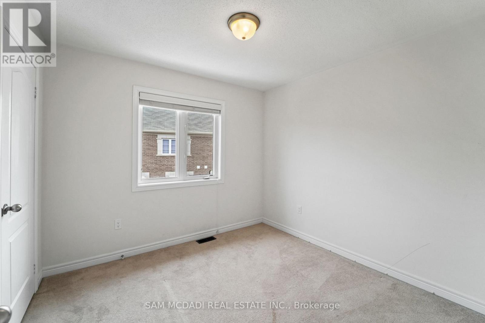 26 Montpelier Street, Brampton (Brampton West), Ontario  L6Y 6A6 - Photo 17 - W12867276