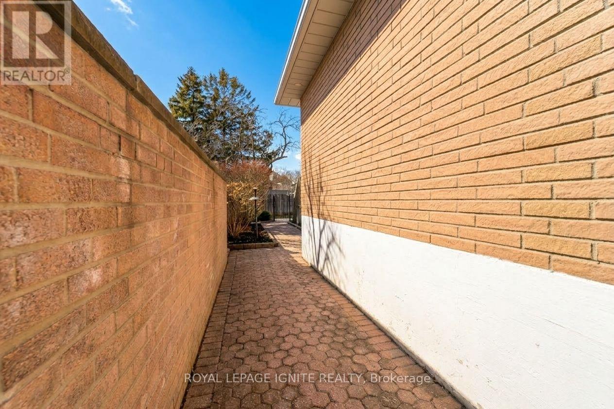 174 Darlingside Drive, Toronto, Ontario  M1E 3P6 - Photo 47 - E12901976