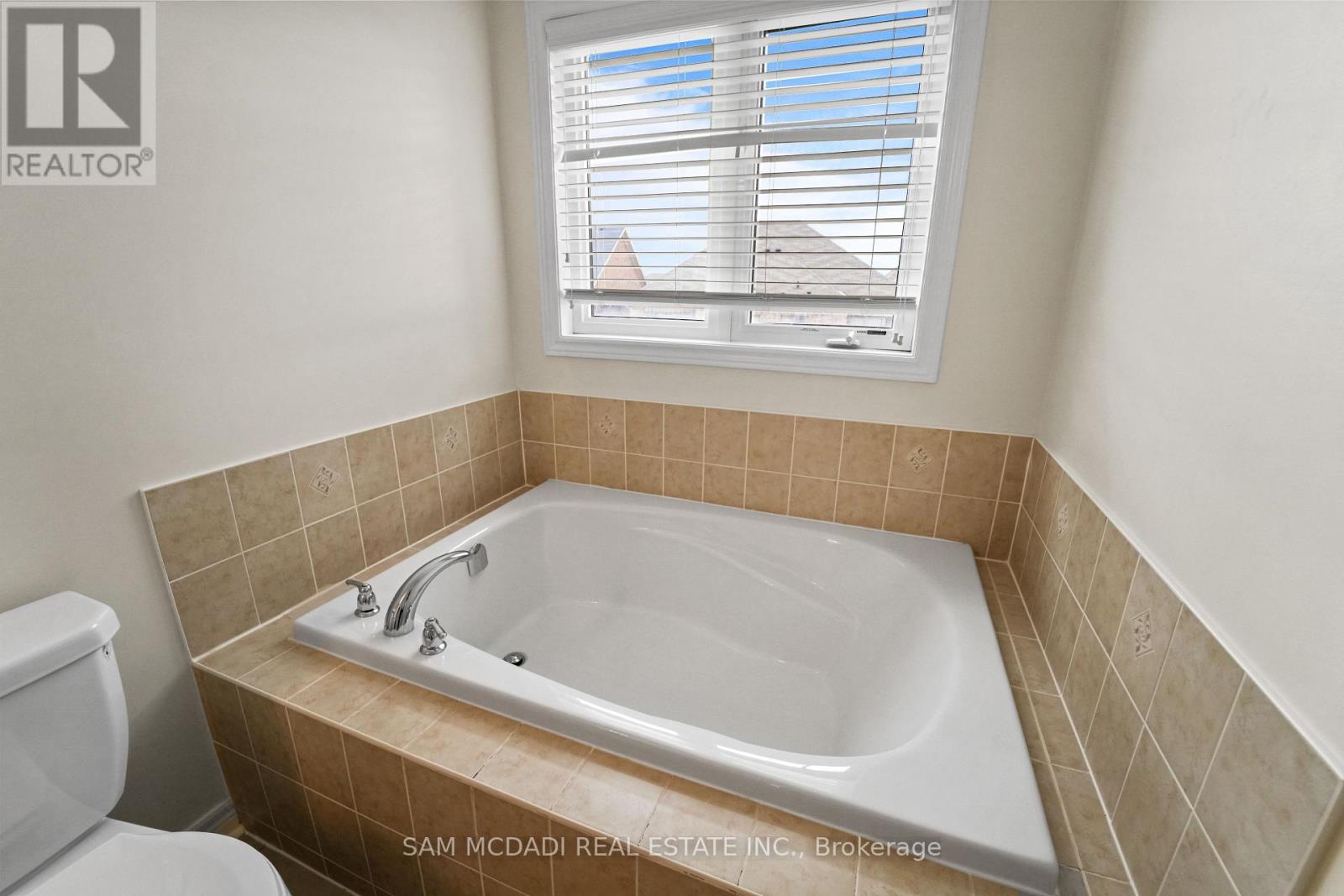 26 Montpelier Street, Brampton (Brampton West), Ontario  L6Y 6A6 - Photo 25 - W12867276