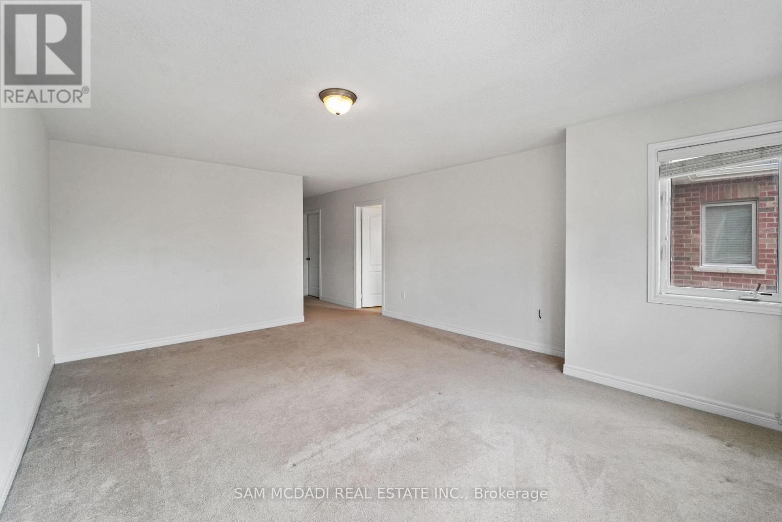 26 Montpelier Street, Brampton (Brampton West), Ontario  L6Y 6A6 - Photo 22 - W12867276