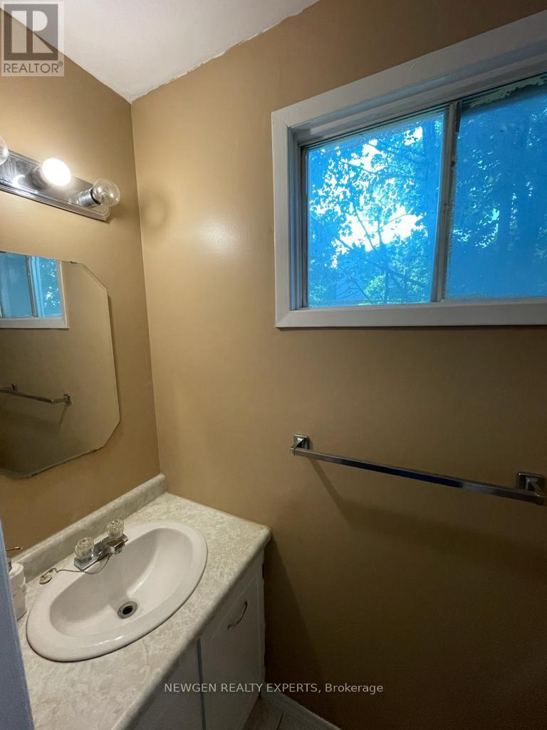 16 - 2058 Martin Grove Road, Toronto, Ontario  M9V 4B6 - Photo 15 - W12904696