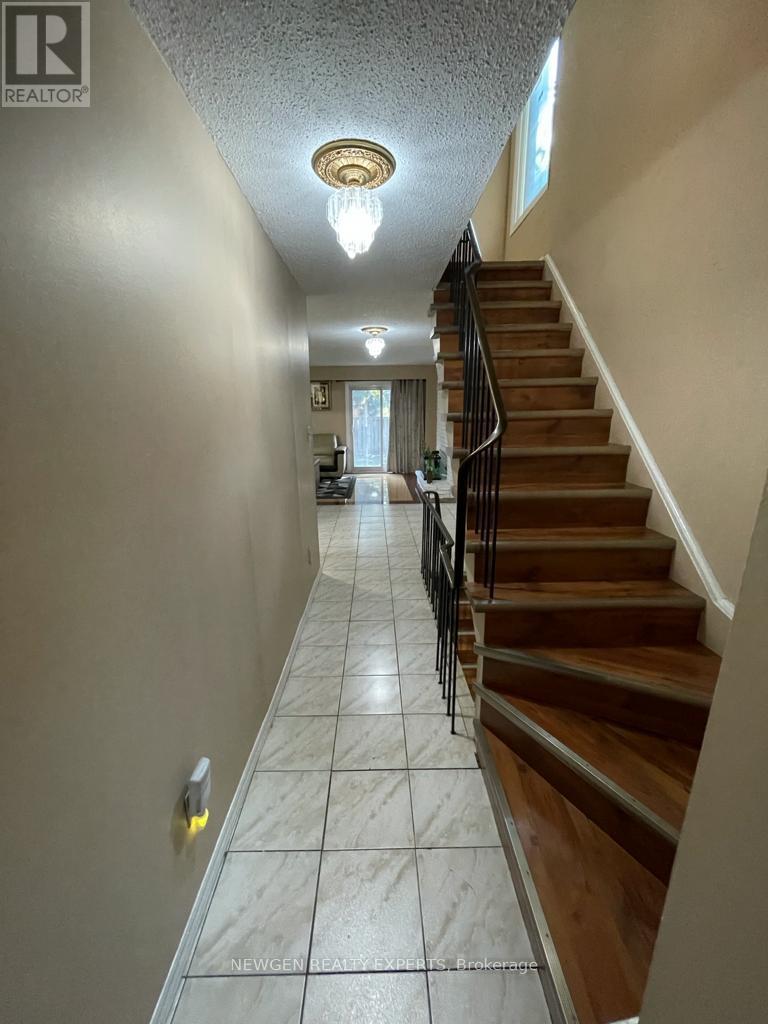 16 - 2058 Martin Grove Road, Toronto, Ontario  M9V 4B6 - Photo 3 - W12904696