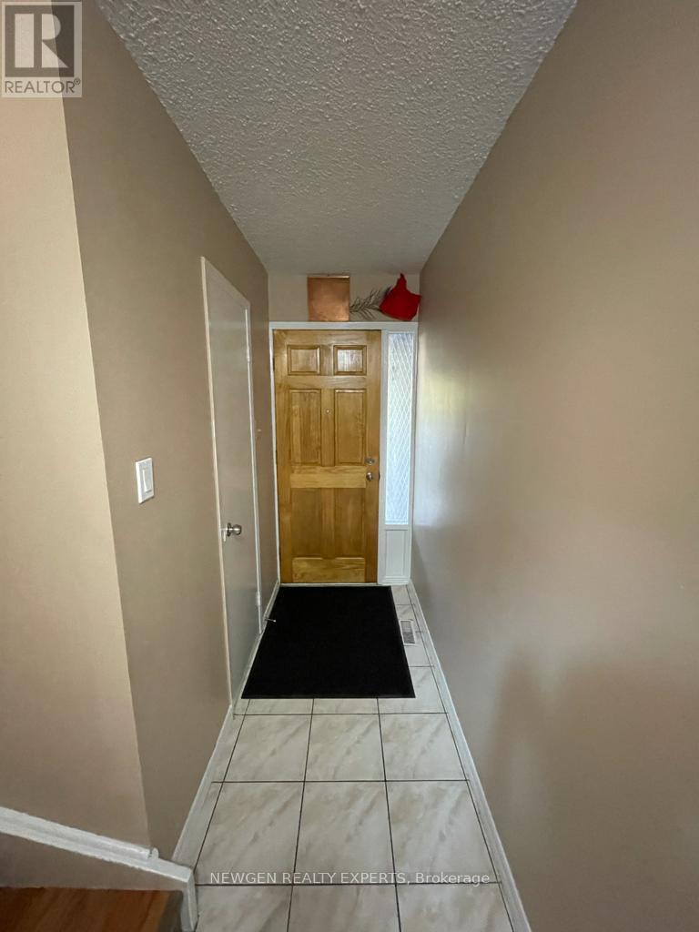 16 - 2058 Martin Grove Road, Toronto, Ontario  M9V 4B6 - Photo 17 - W12904696