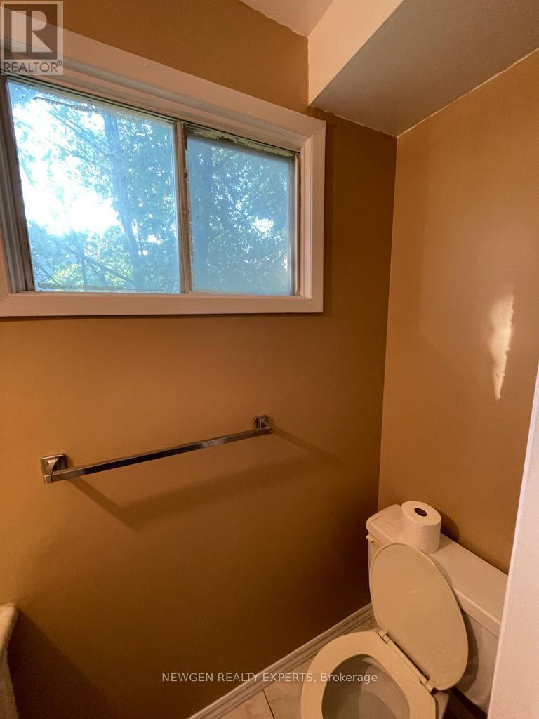 16 - 2058 Martin Grove Road, Toronto, Ontario  M9V 4B6 - Photo 18 - W12904696