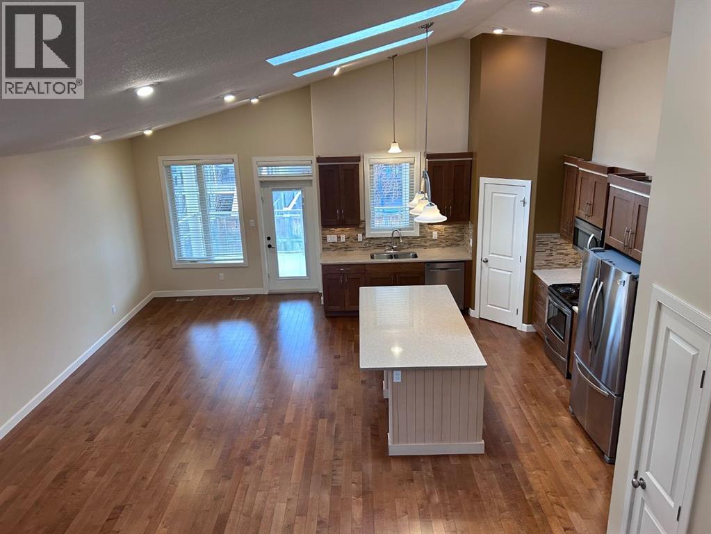 330 Sixmile Lane S, Lethbridge, Alberta  T1K 5S8 - Photo 2 - A2248127