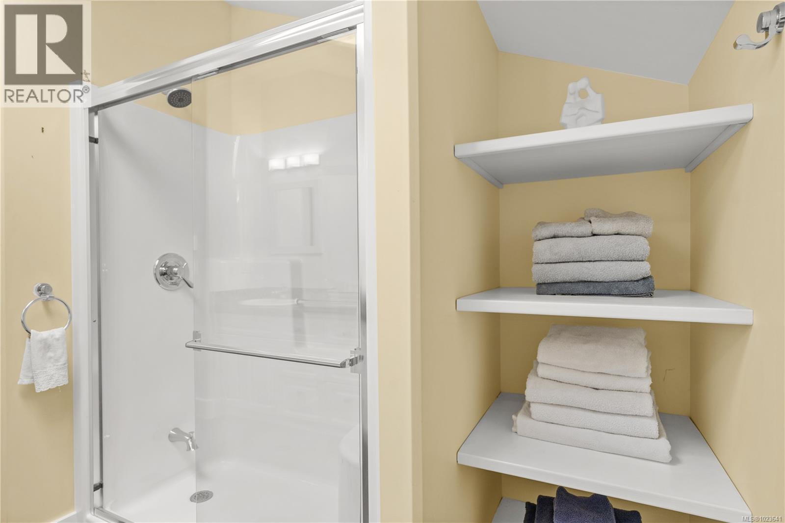 248 Suneagle Dr, Salt Spring, British Columbia  V8K 1E5 - Photo 59 - 1023641