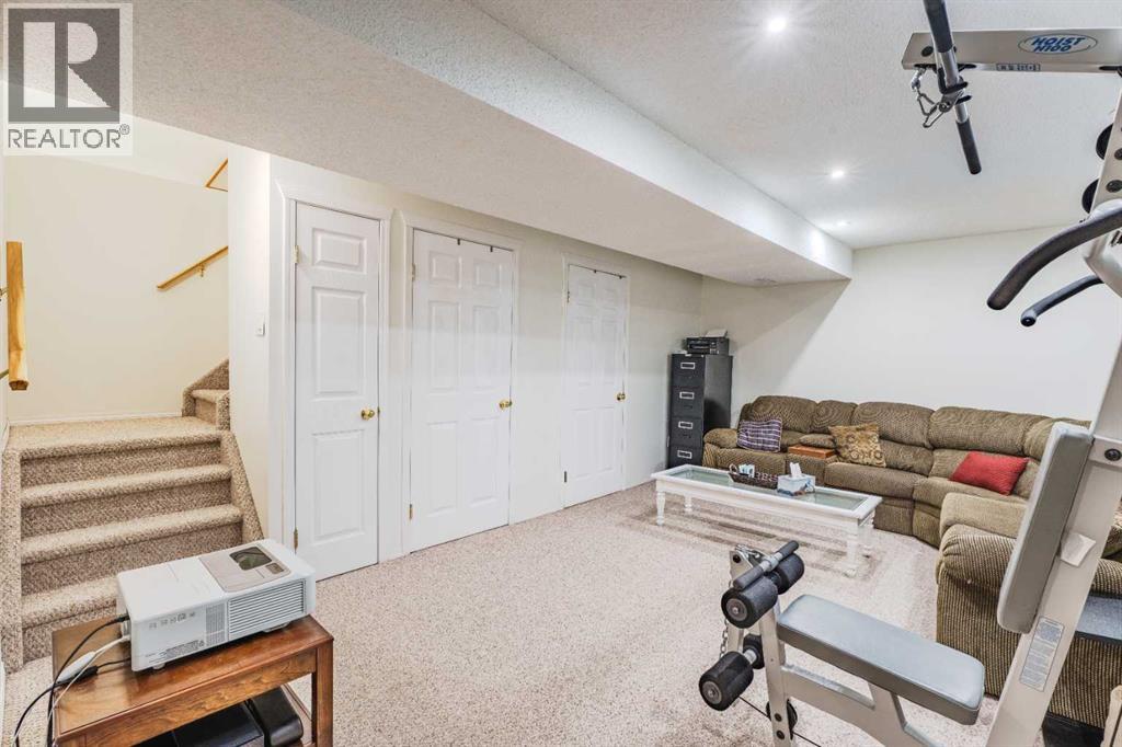 68 Bridleridge Gardens SW, Calgary, Alberta  T2Y 4C9 - Photo 10 - A2287128