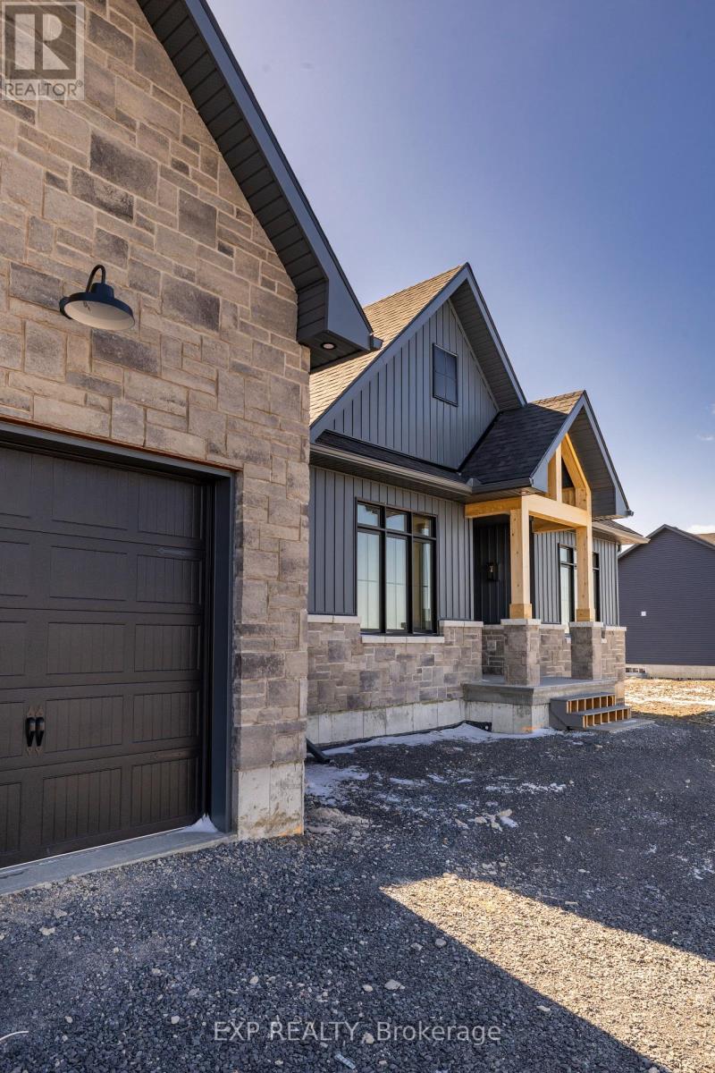 245 Trudeau Crescent, Russell, Ontario  K4R 1E5 - Photo 2 - X12905234