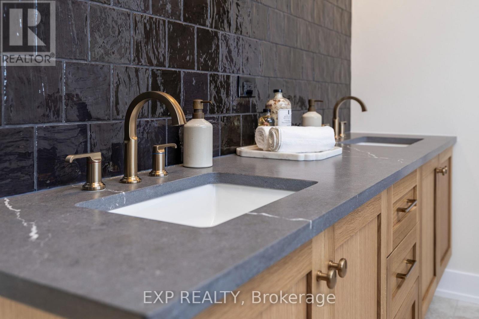 245 Trudeau Crescent, Russell, Ontario  K4R 1E5 - Photo 34 - X12905234