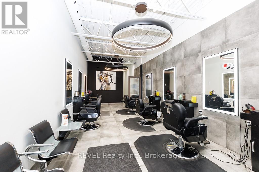 120 Welland Avenue, St. Catharines, Ontario  L2R 2N3 - Photo 6 - X12905146