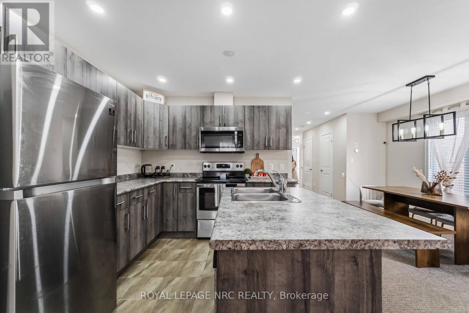 15 Hawthorn Avenue, Thorold, Ontario  L2V 0H9 - Photo 13 - X12905176