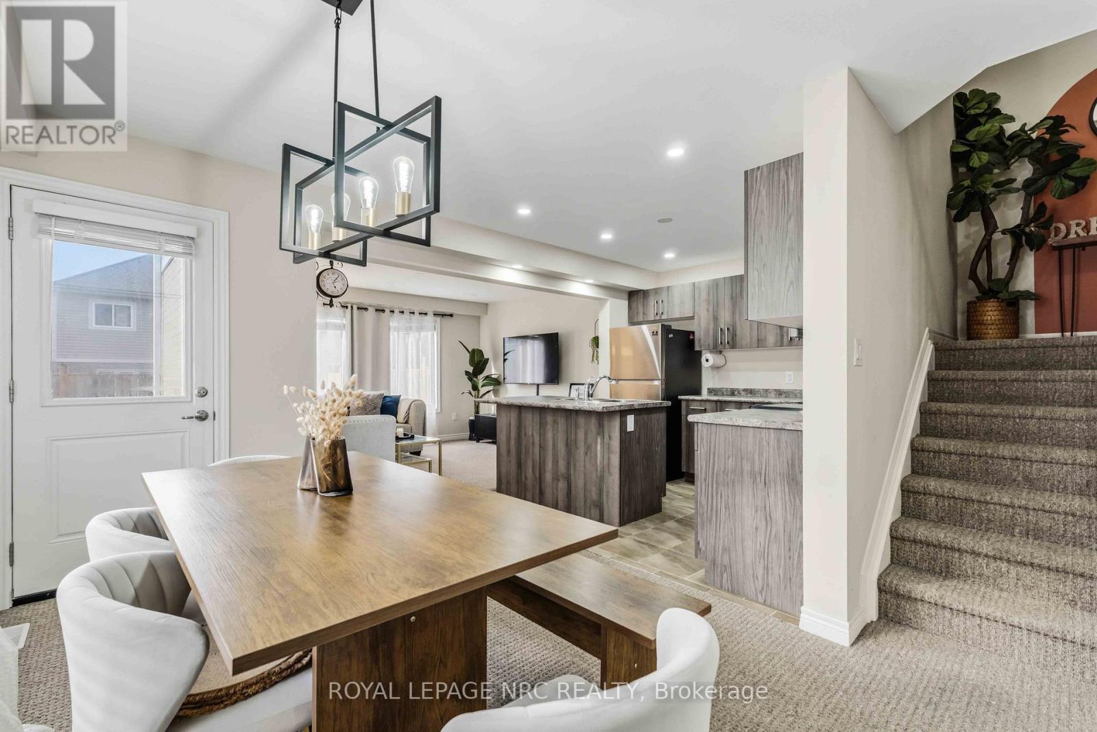 15 Hawthorn Avenue, Thorold, Ontario  L2V 0H9 - Photo 15 - X12905176