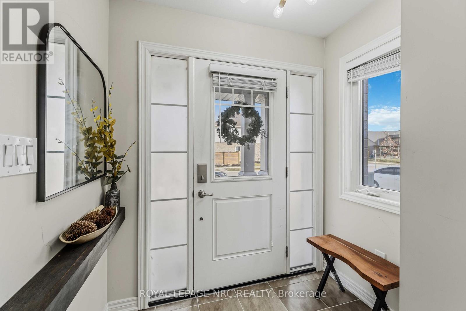 15 Hawthorn Avenue, Thorold, Ontario  L2V 0H9 - Photo 4 - X12905176