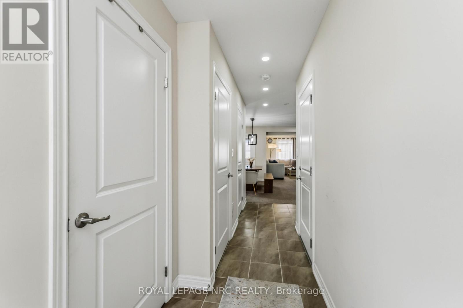 15 Hawthorn Avenue, Thorold, Ontario  L2V 0H9 - Photo 6 - X12905176