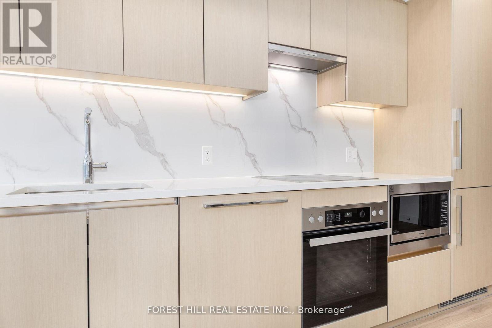 1701 - 1 Concord Cityplace Way, Toronto, Ontario  M5V 0X3 - Photo 5 - C12905088