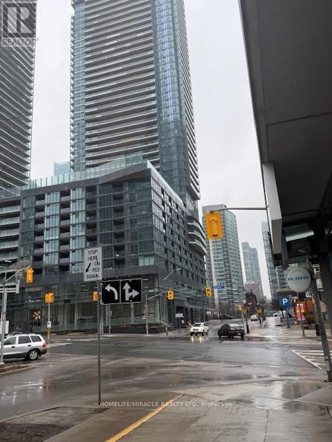 333 Bremner Boulevard, Toronto, Ontario  M5V 3X9 - Photo 2 - C12905192