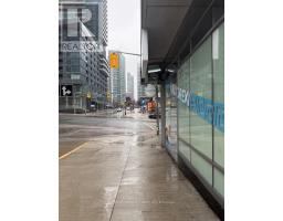 333 BREMNER BOULEVARD, Toronto, Ontario