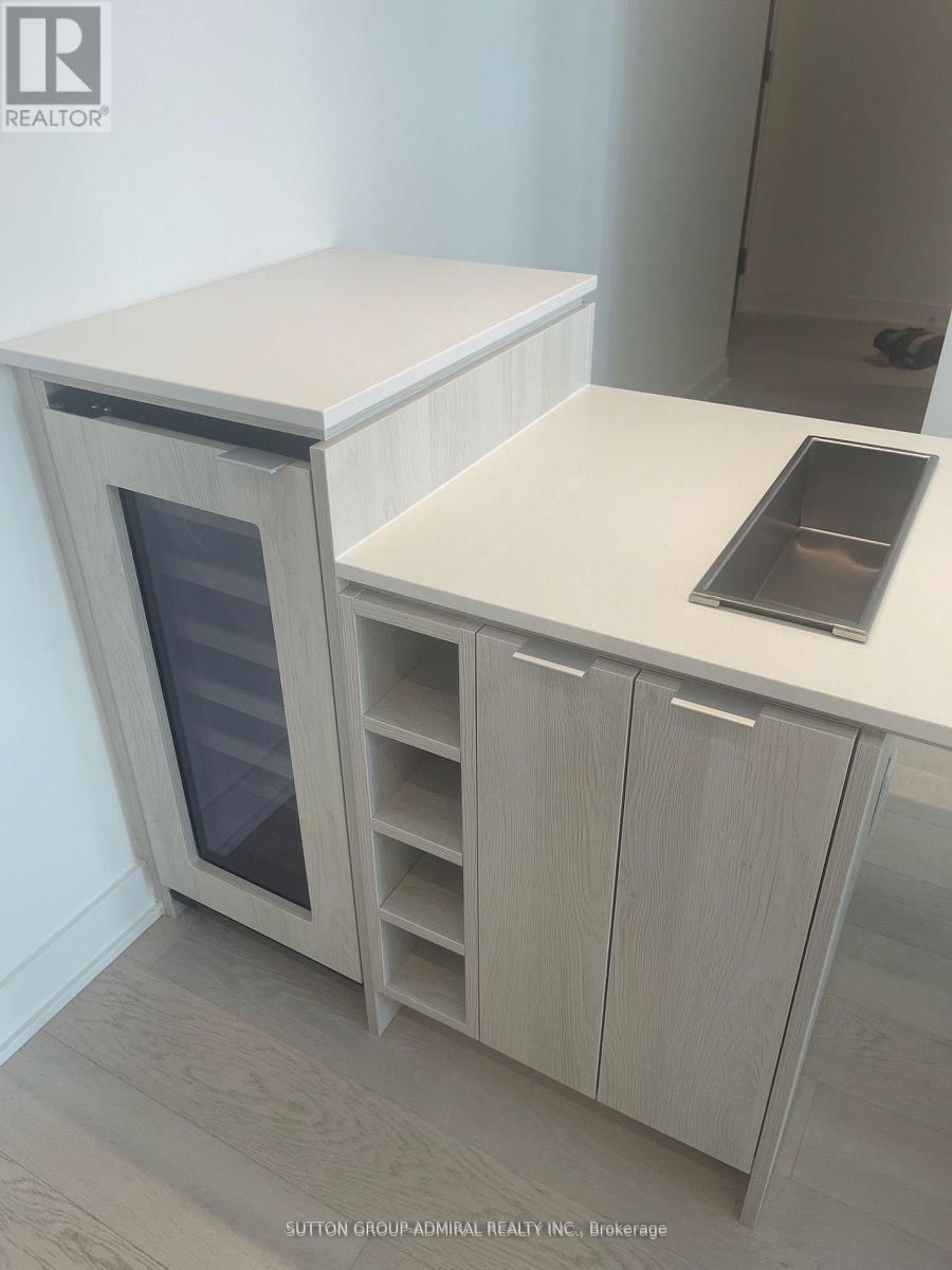 3505 - 11 Yorkville Avenue, Toronto, Ontario  M4W 0B7 - Photo 5 - C12905222