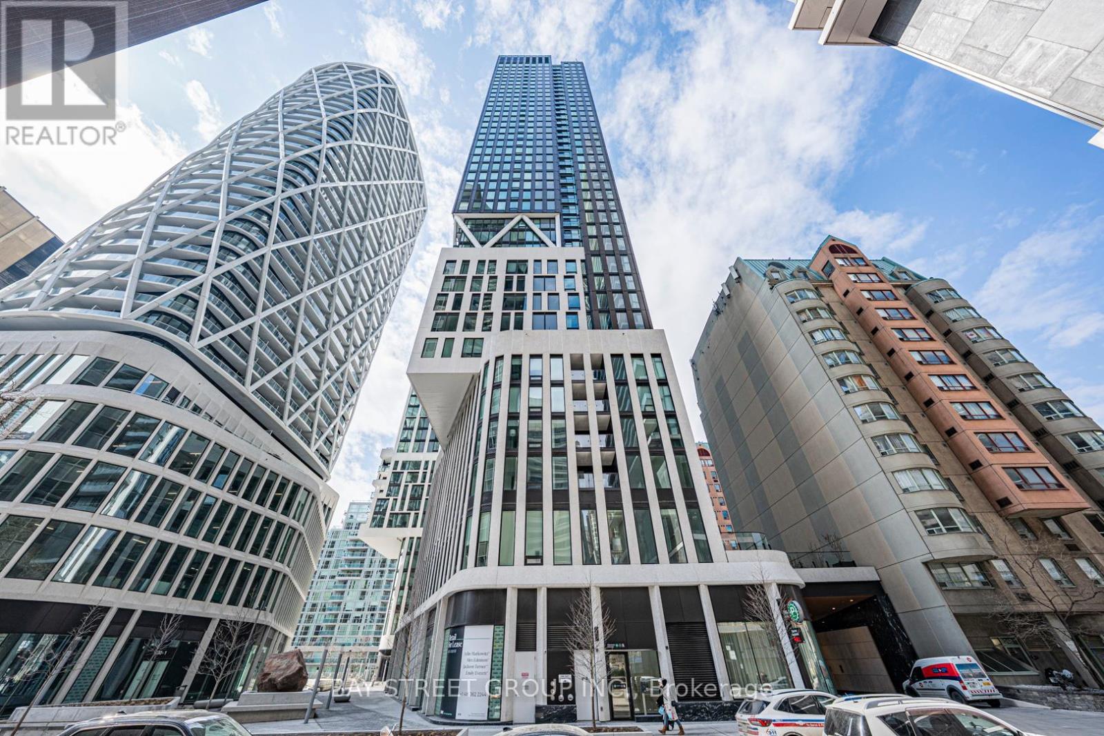 606 - 238 SIMCOE STREET, Toronto, Ontario