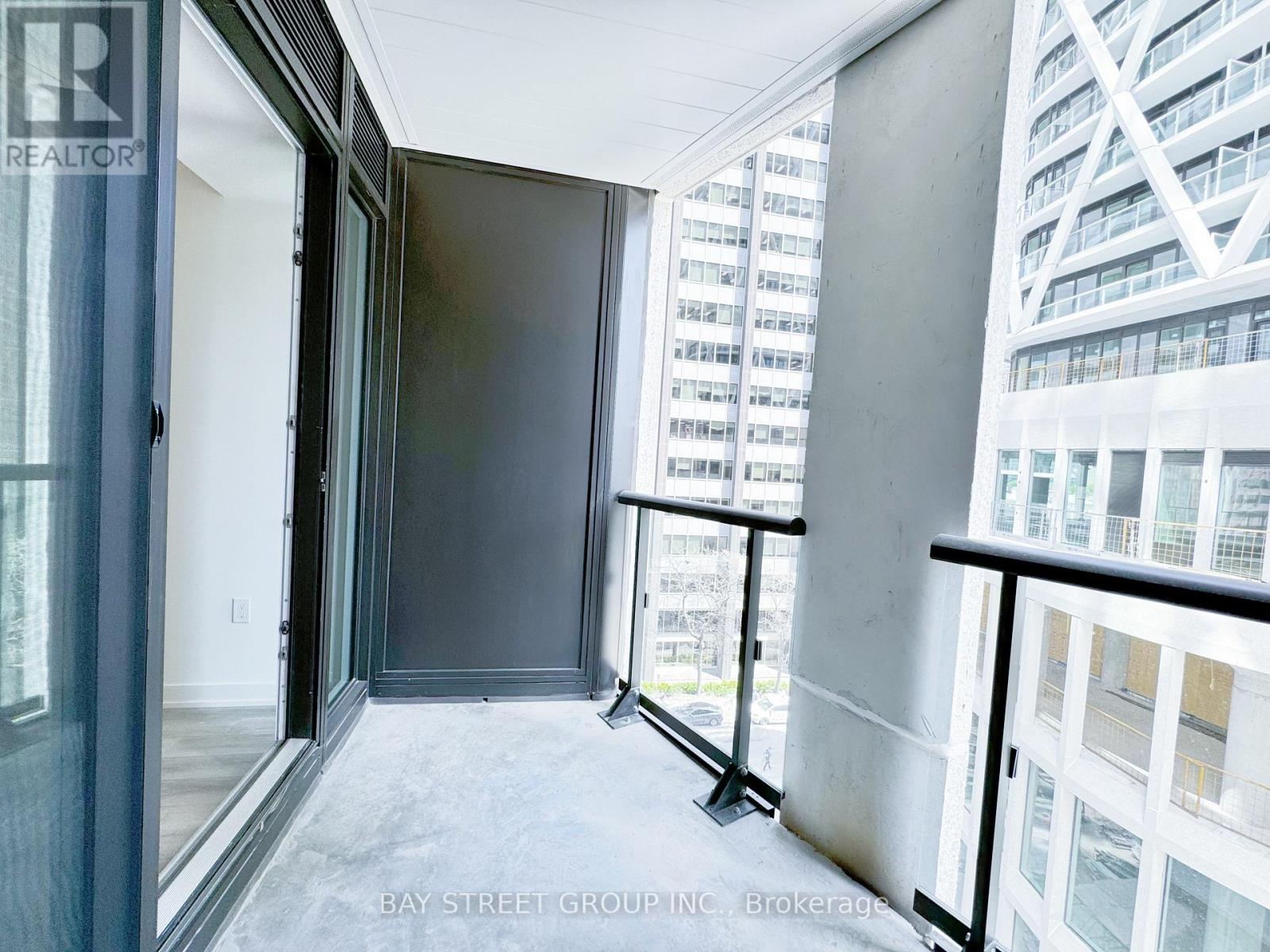 606 - 238 Simcoe Street, Toronto, Ontario  M5T 3B9 - Photo 16 - C12905254