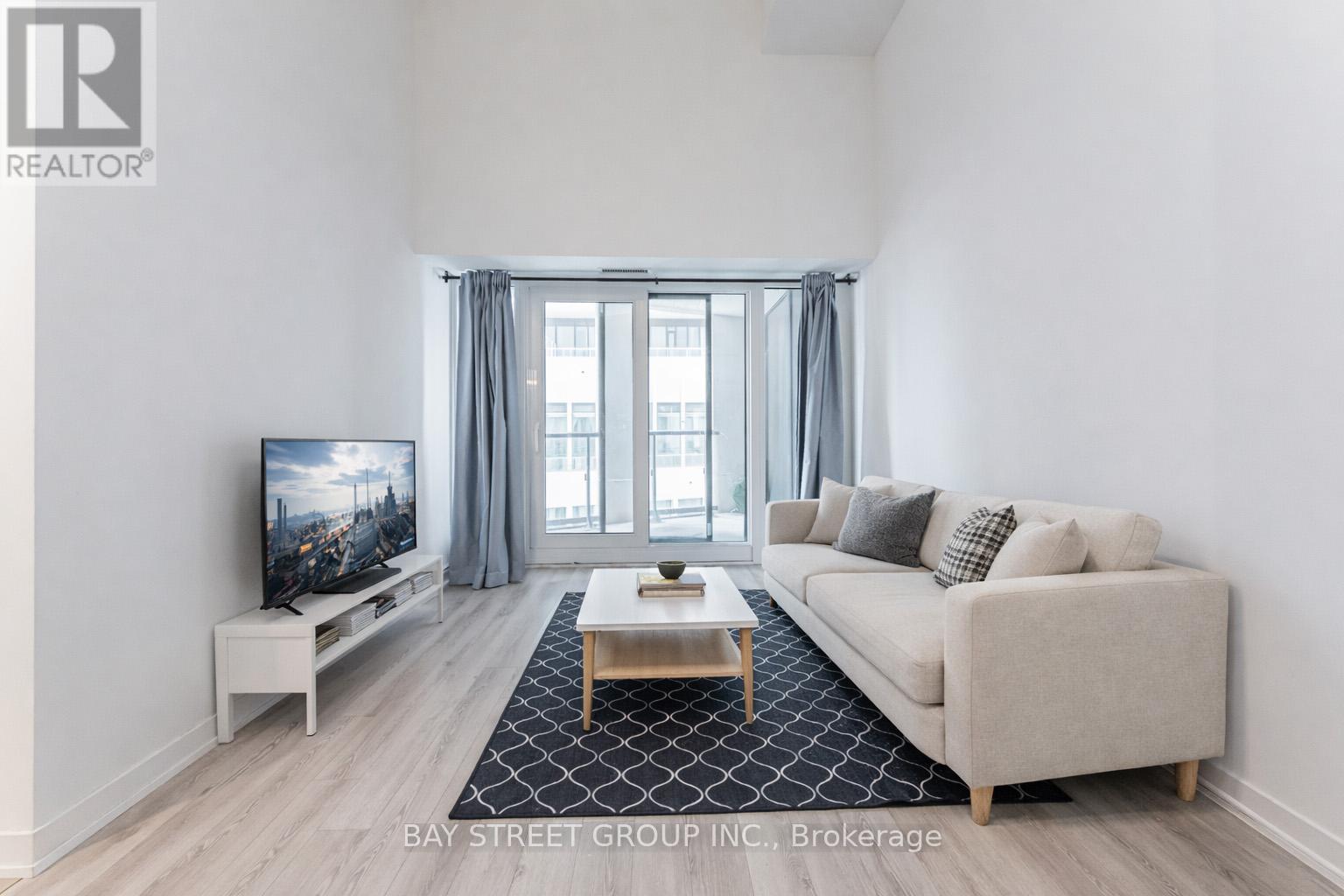 606 - 238 Simcoe Street, Toronto, Ontario  M5T 3B9 - Photo 3 - C12905254