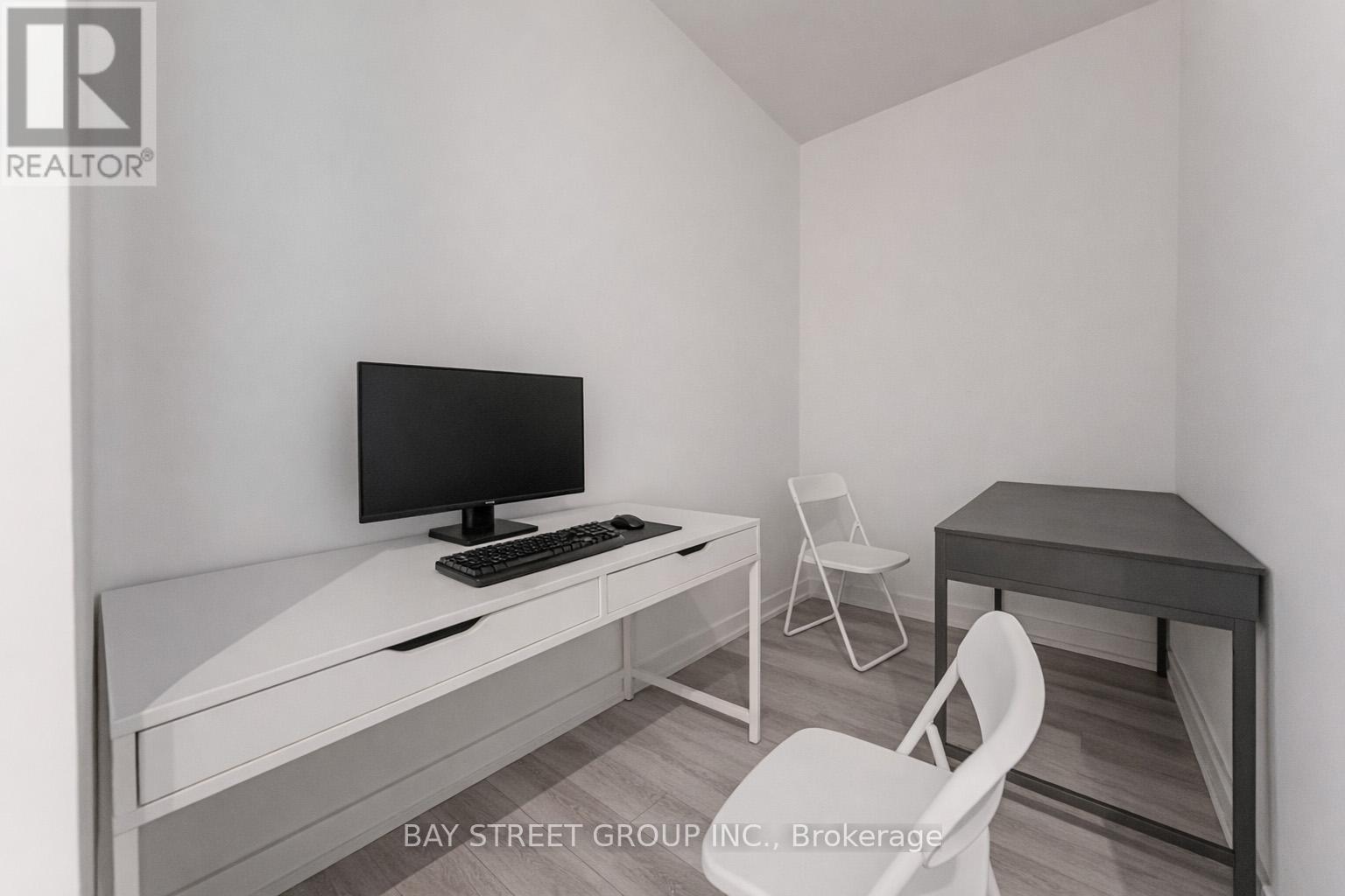 606 - 238 Simcoe Street, Toronto, Ontario  M5T 3B9 - Photo 7 - C12905254