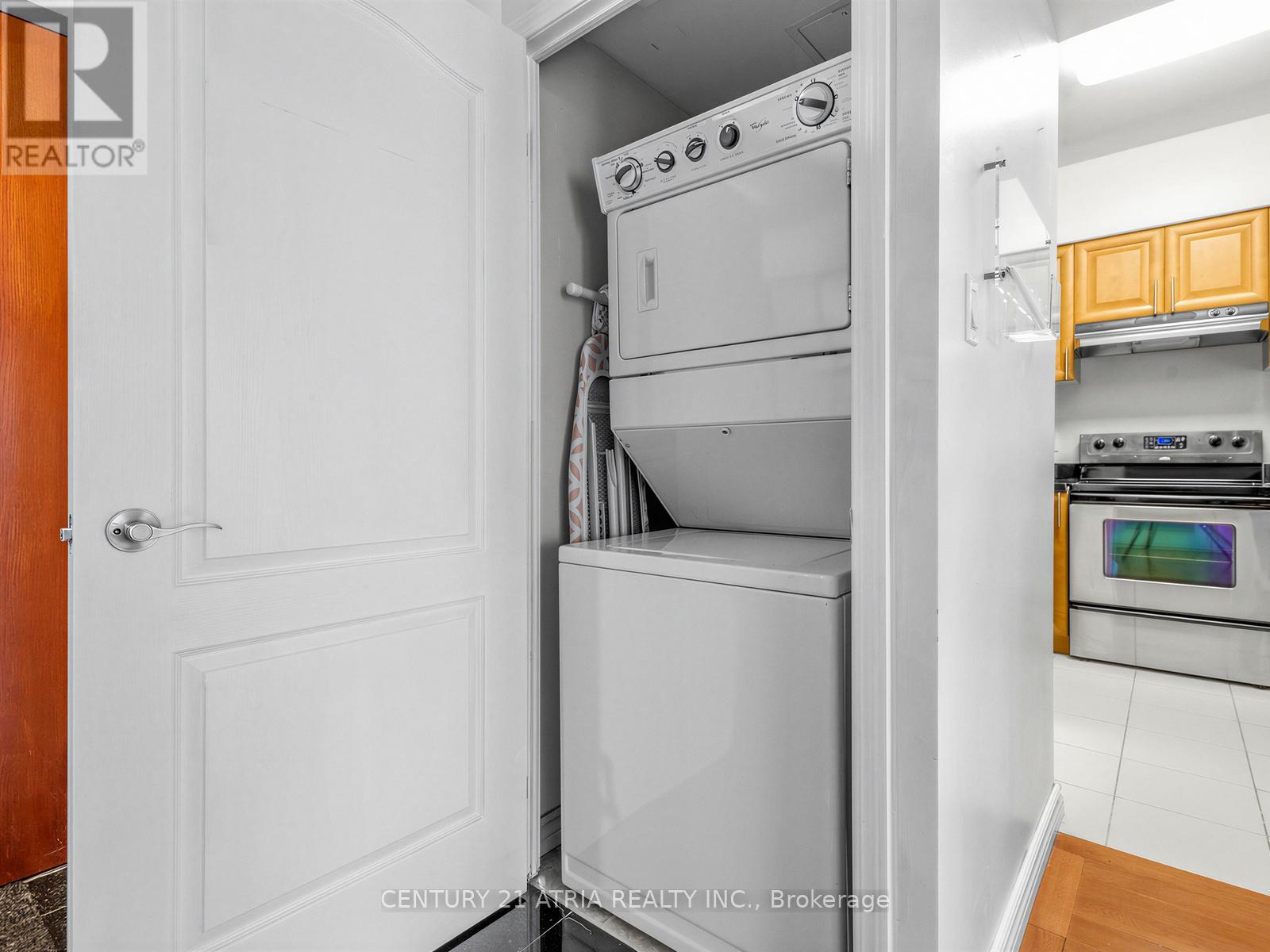 601 - 263 Wellington Street W, Toronto (Waterfront Communities), Ontario  M5V 3P9 - Photo 5 - C12905256