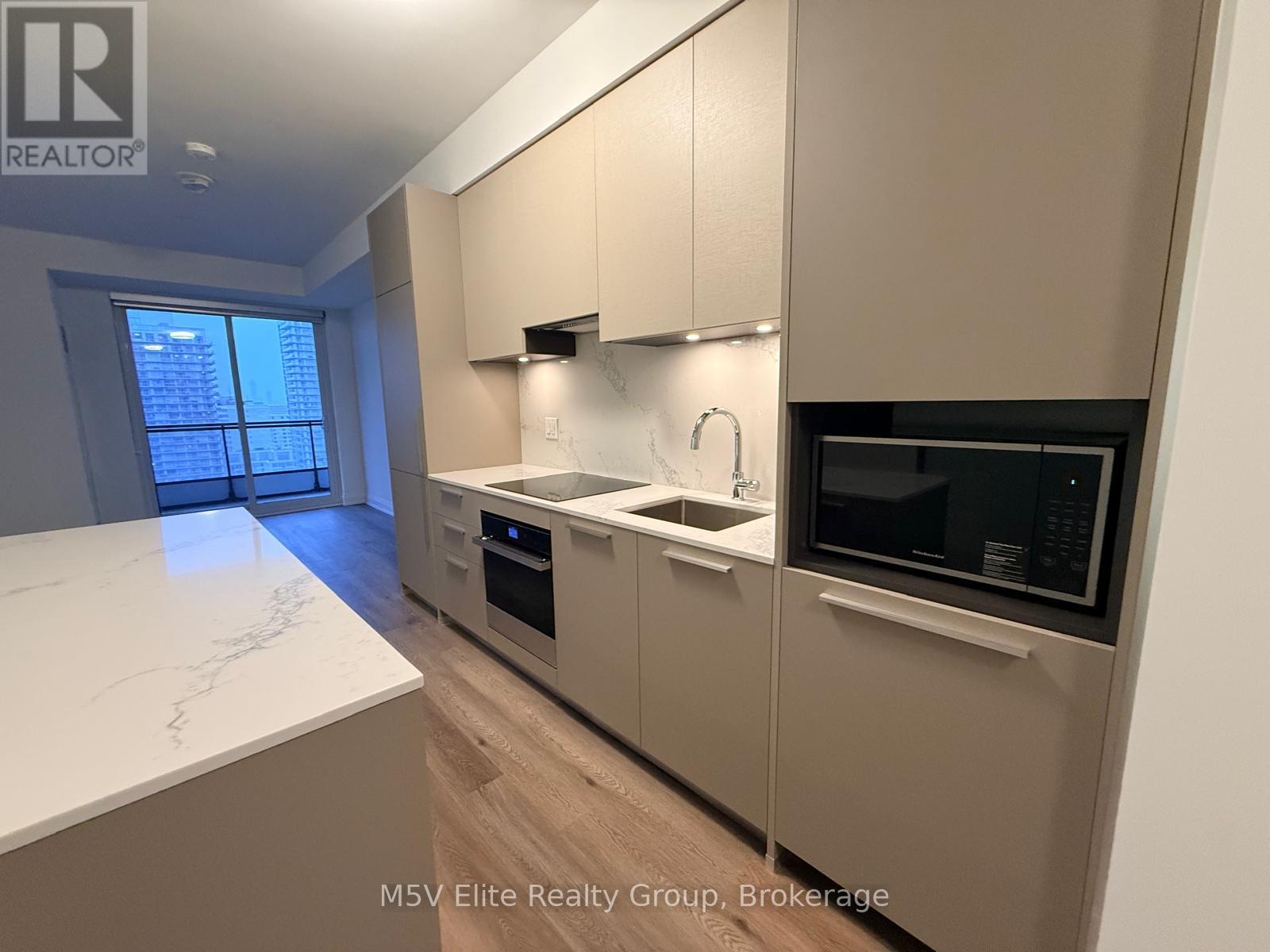 2505 - 65 Broadway Avenue, Toronto (Mount Pleasant West), Ontario  M4P 1T9 - Photo 2 - C12905258