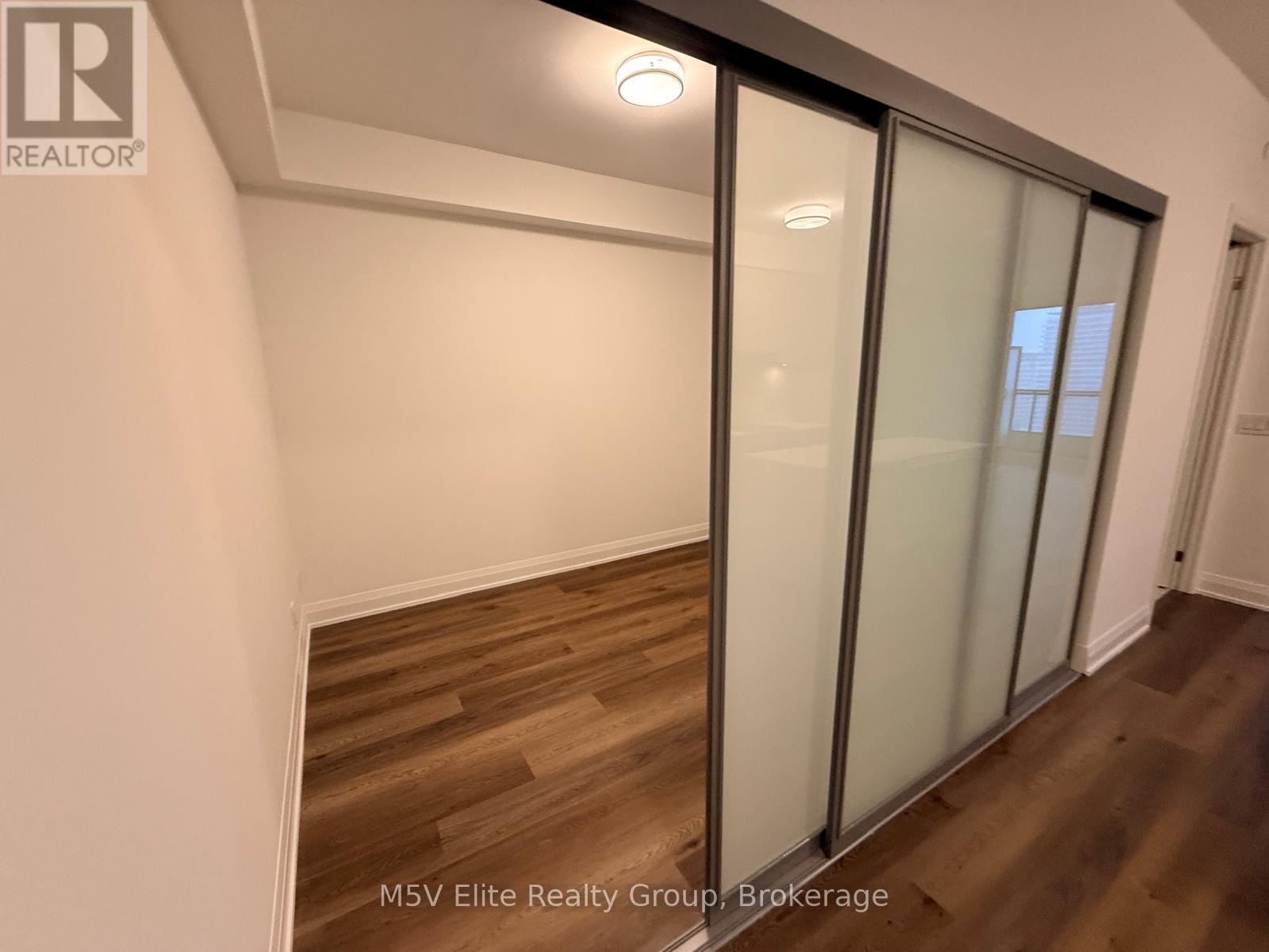 2505 - 65 Broadway Avenue, Toronto (Mount Pleasant West), Ontario  M4P 1T9 - Photo 5 - C12905258