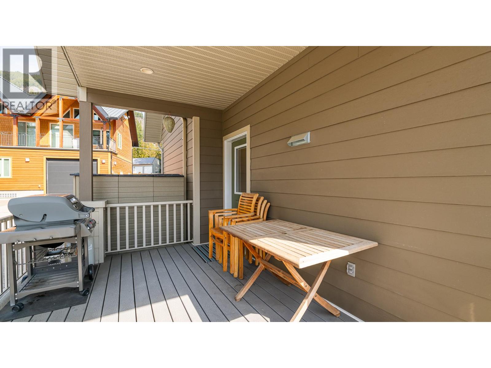 13484 & 13486 Lakeshore Drive, Boswell, British Columbia  V0B 1A4 - Photo 10 - 10379452