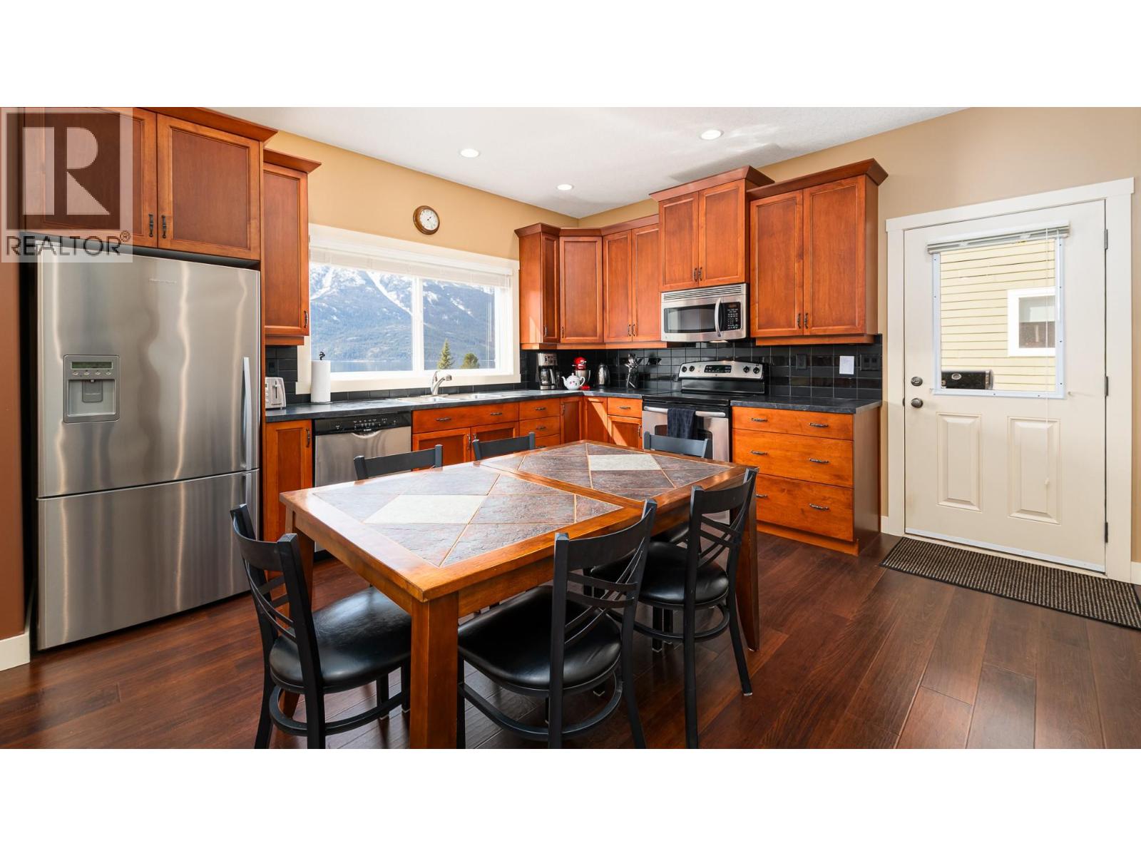 13484 & 13486 Lakeshore Drive, Boswell, British Columbia  V0B 1A4 - Photo 14 - 10379452