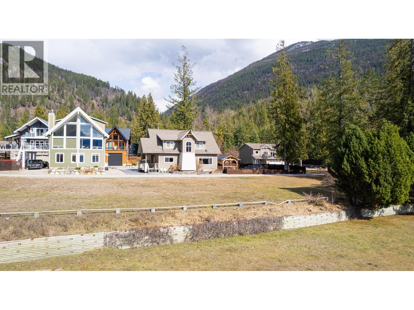 13484 & 13486 Lakeshore Drive, Boswell, British Columbia  V0B 1A4 - Photo 28 - 10379452