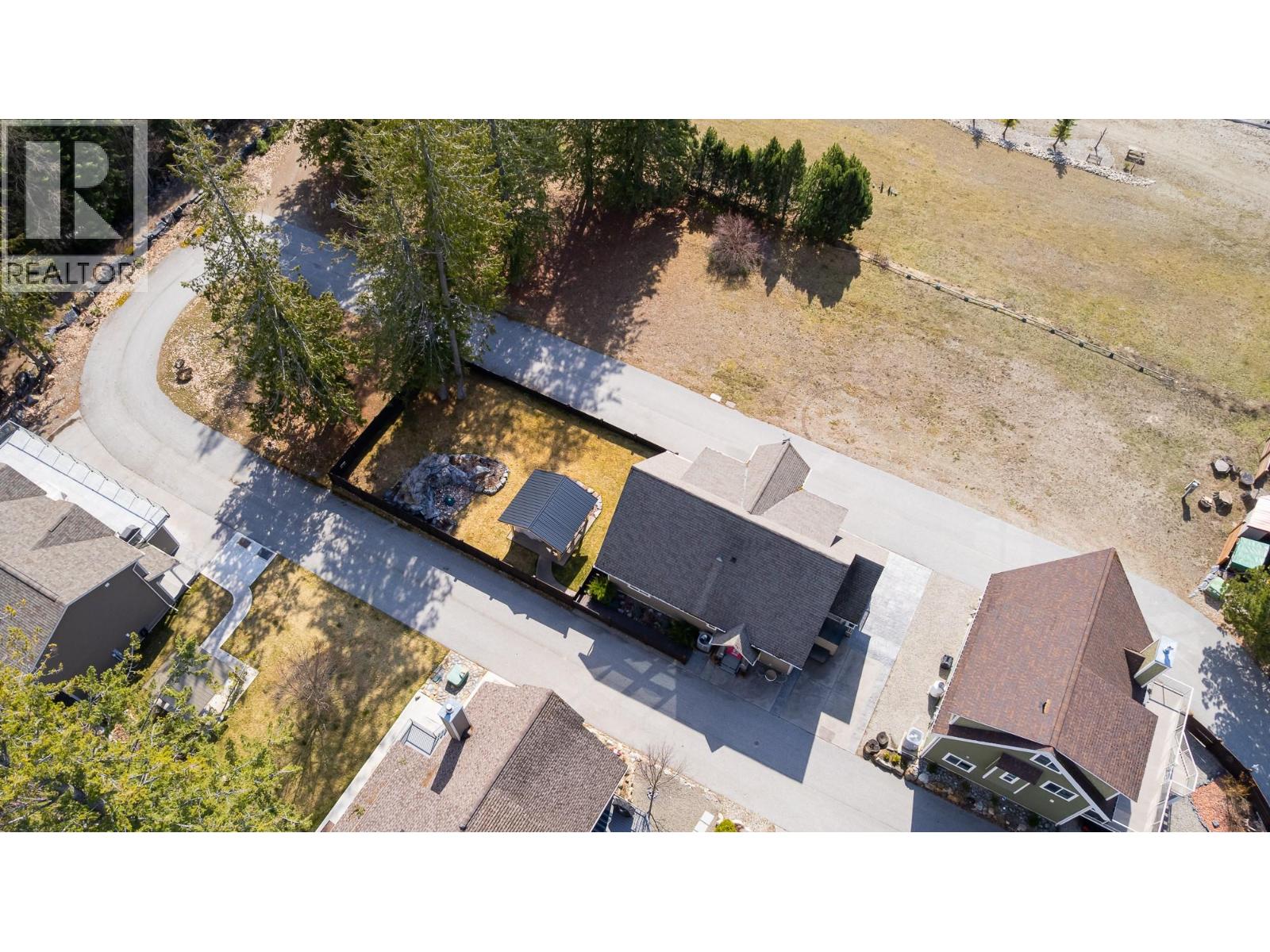 13484 & 13486 Lakeshore Drive, Boswell, British Columbia  V0B 1A4 - Photo 31 - 10379452