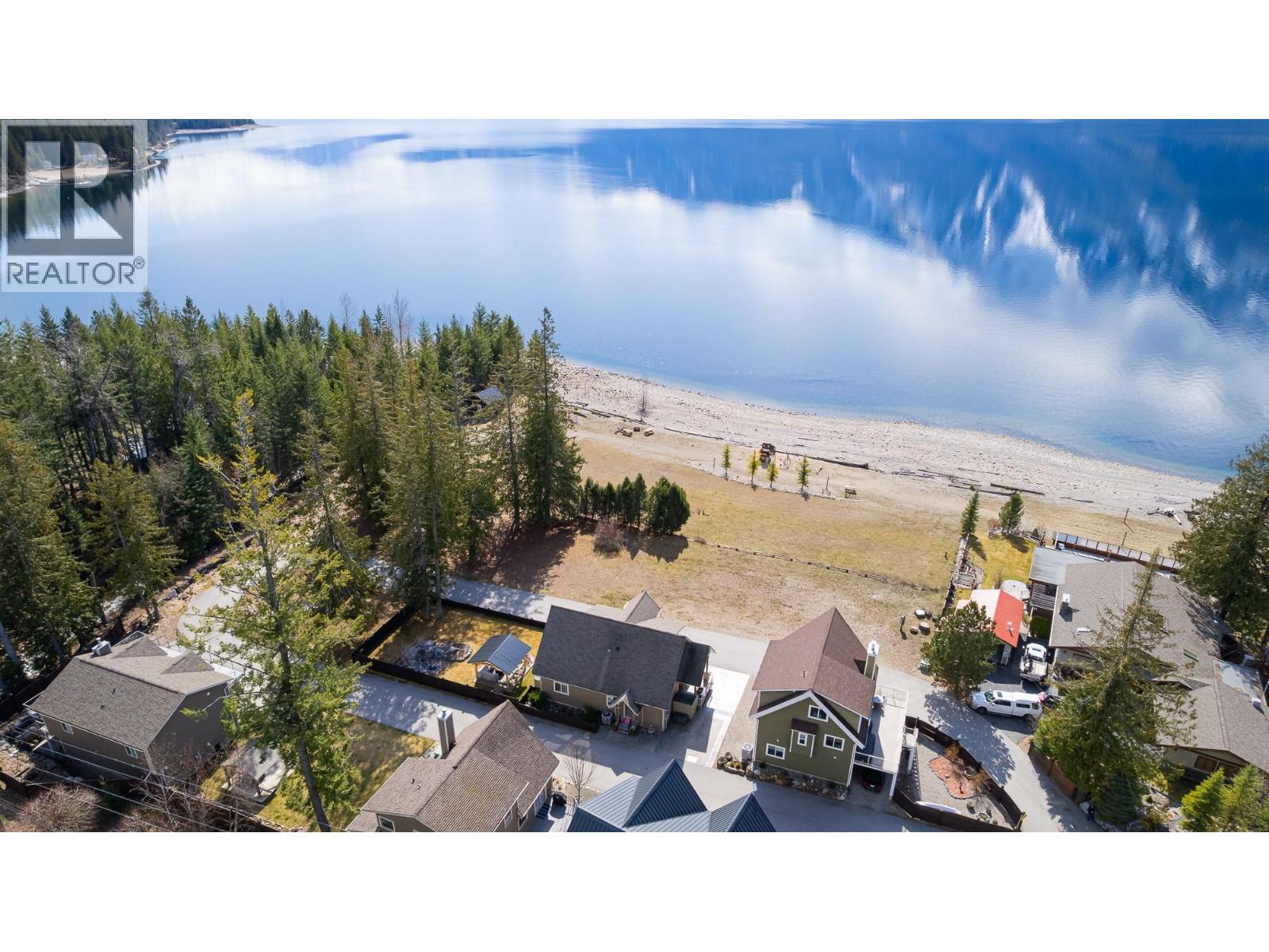 13484 & 13486 Lakeshore Drive, Boswell, British Columbia  V0B 1A4 - Photo 32 - 10379452