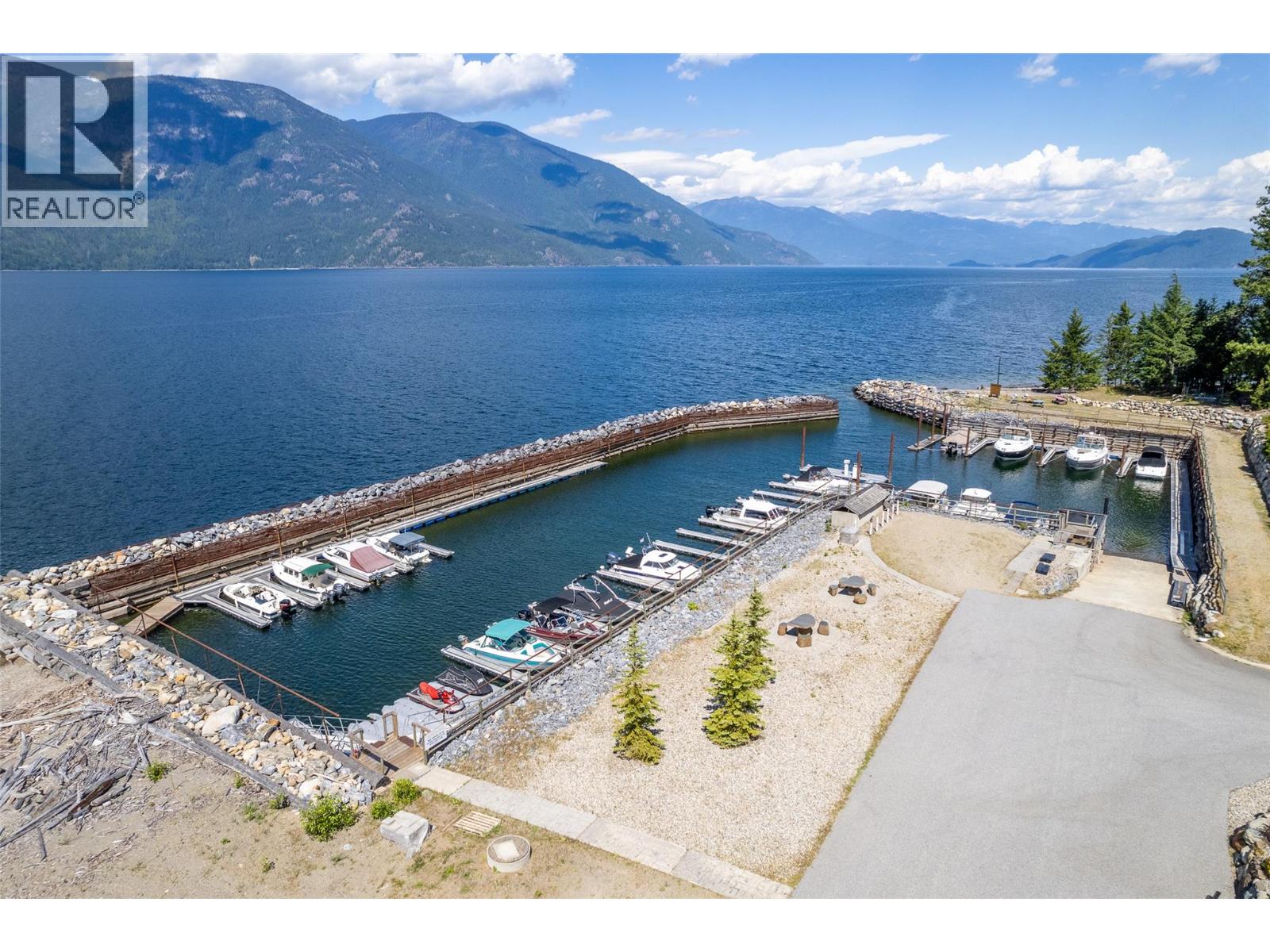 13484 & 13486 Lakeshore Drive, Boswell, British Columbia  V0B 1A4 - Photo 34 - 10379452