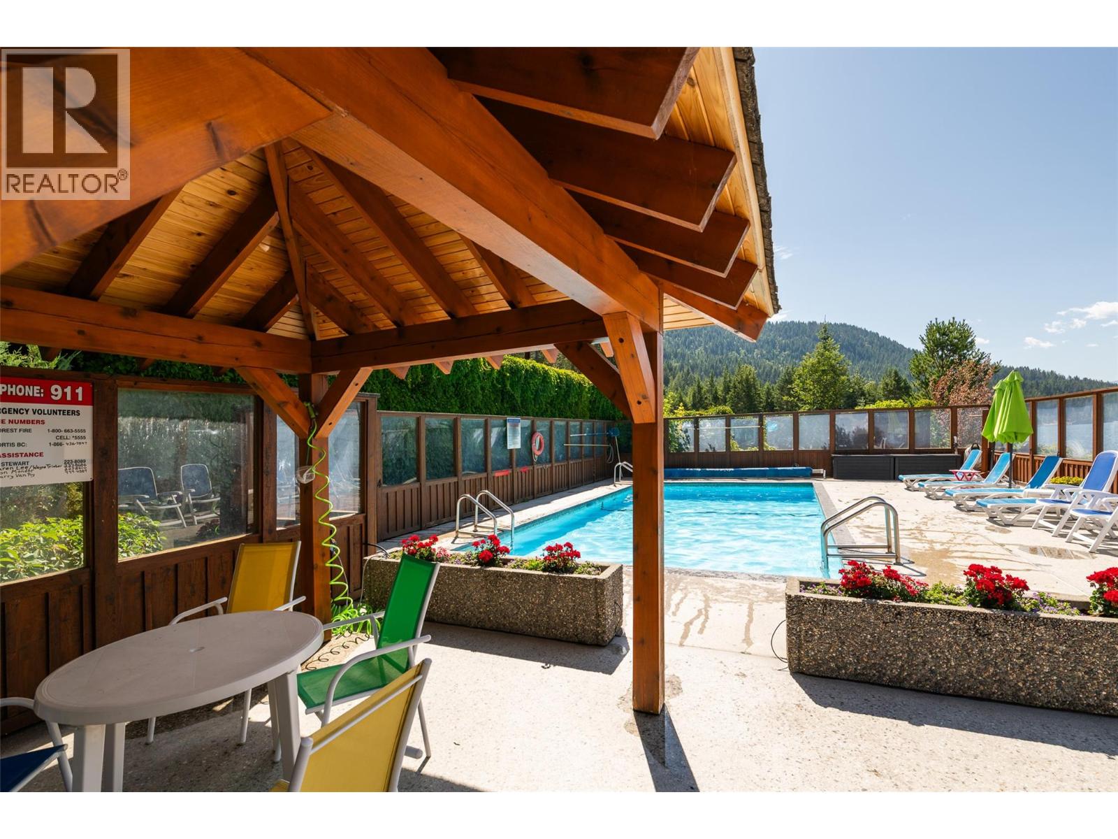 13484 & 13486 Lakeshore Drive, Boswell, British Columbia  V0B 1A4 - Photo 38 - 10379452