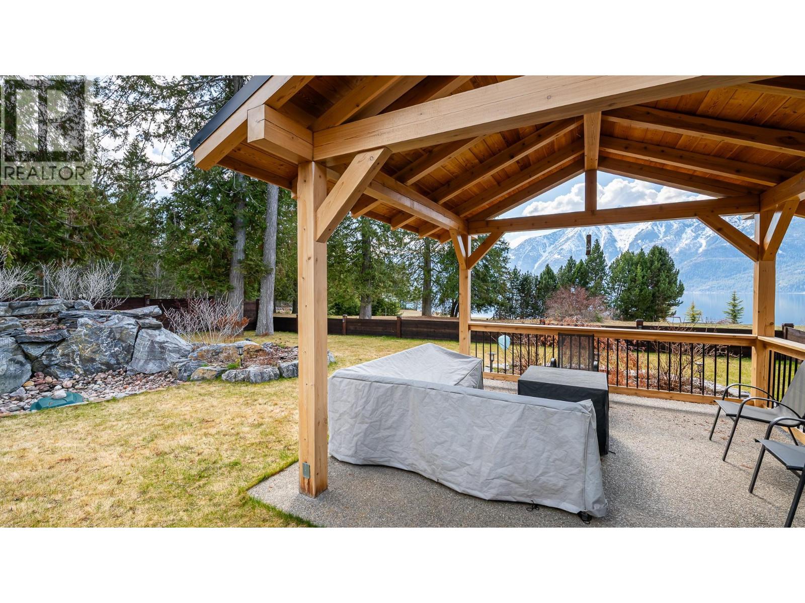 13484 & 13486 Lakeshore Drive, Boswell, British Columbia  V0B 1A4 - Photo 5 - 10379452