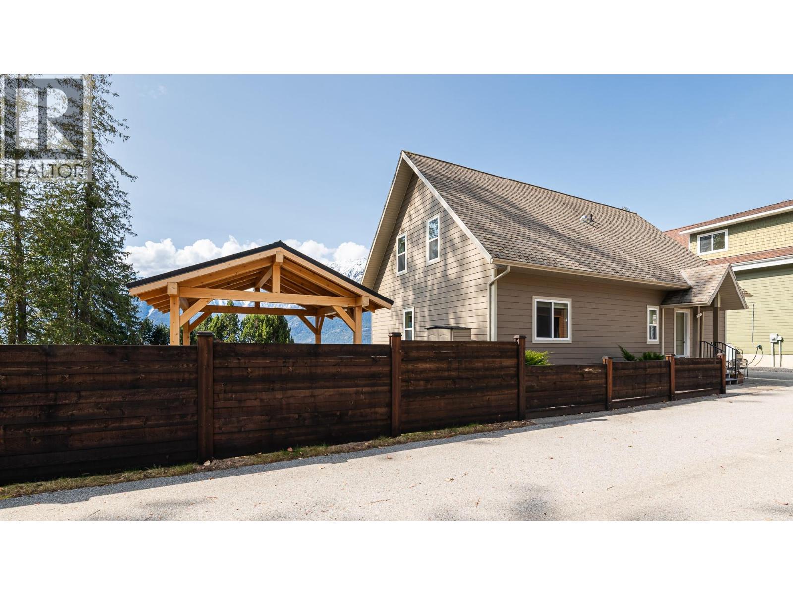 13484 & 13486 Lakeshore Drive, Boswell, British Columbia  V0B 1A4 - Photo 7 - 10379452