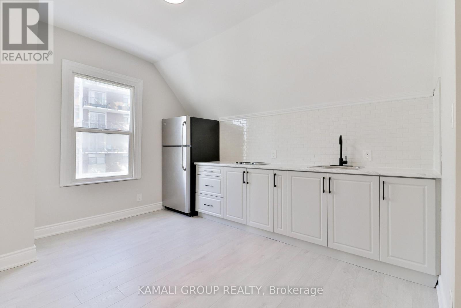 Unit 3 - 93 Mcmillan Drive, Oshawa (O'neill), Ontario  L1G 3Z7 - Photo 2 - E12905112